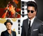 Bruno Mars ise bir şarkıcı, söz yazarı ve yapımcı